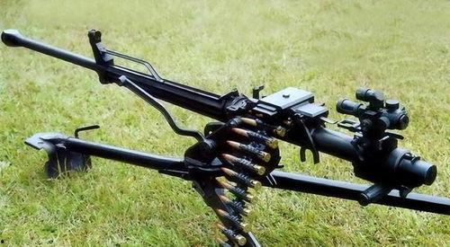 国产67重机枪射击视频,震撼弹幕展现强大火力